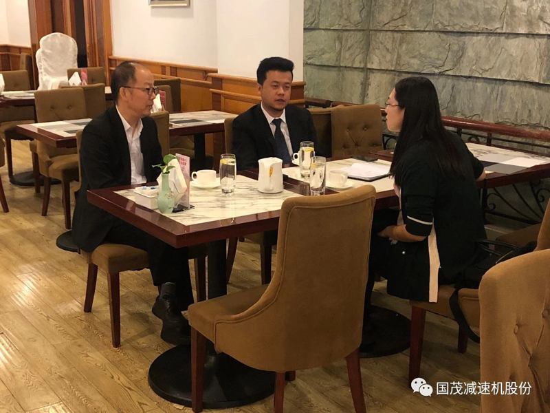 國茂減速機徐彬總經(jīng)理接受新華社的記者采訪 國茂減速機徐彬總經(jīng)理接受新華社的記者采訪